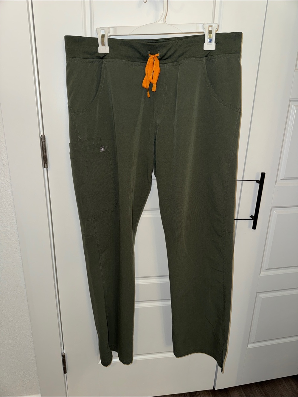 🔹LARGE FIGS KADE STRAIGHT LEG SCRUB PANT - Moss